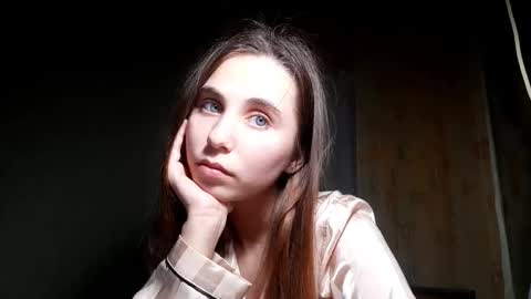 Snapshot of vesperlyn chatting on 11/30/25, 09:30 Dasha online show from 11/30/25, 09:30