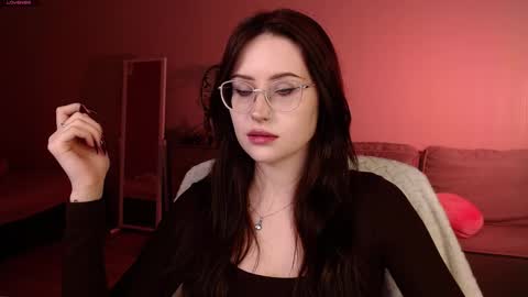 Snapshot of vetta_dey chatting on 10/17/25, 08:11 Iva online show from 10/17/25, 08:11