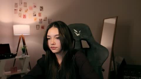 Snapshot of vexorin chatting on 11/29/25, 07:50 Rachel online show from 11/29/25, 07:50