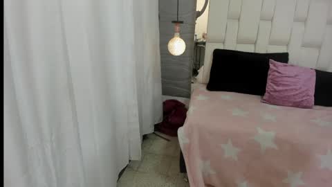 Vanesaa online show from 05/18/26, 04:46