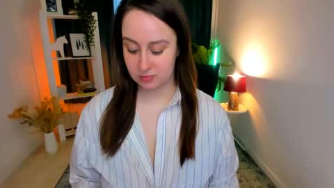 Snapshot of via_lattea_ chatting on 05/10/26, 12:54 Camilla online show from 05/10/26, 12:54
