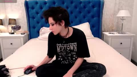 Via online show from 10/19/25, 02:34