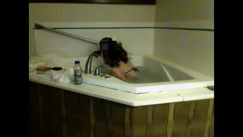 viaaann12 online show from 11/08/25, 12:44