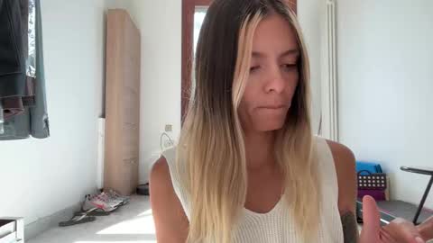 Snapshot of viajemos chatting on 06/06/26, 04:12 papichulo y mamichula online show from 06/06/26, 04:12