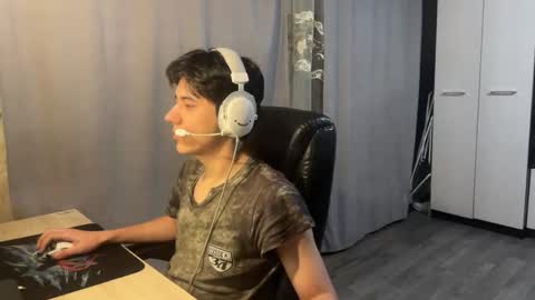 vialeras online show from 11/19/25, 01:44