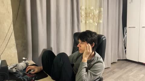 vialeras online show from 12/17/25, 01:11