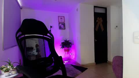 Vianca Cruz online show from 04/12/26, 08:25