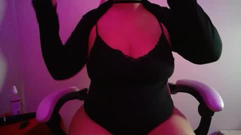 Snapshot of vibe_xxxo chatting on 03/02/26, 06:14 vibe_xxxo online show from 03/02/26, 06:14