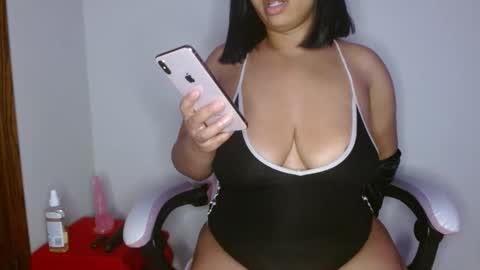 vibe_xxxo online show from 05/01/26, 05:01