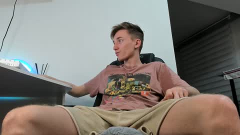 vibemygirl online show from 12/10/24, 10:49