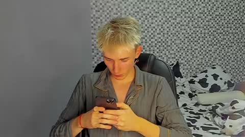 vibemygirl online show from 09/18/25, 12:51