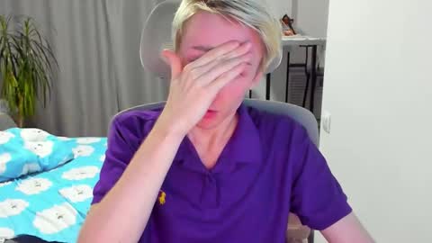 vibemygirl online show from 12/14/25, 08:41