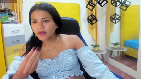 Snapshot of vic_nahomy chatting on 02/12/25, 11:51 nahomy online show from 02/12/25, 11:51