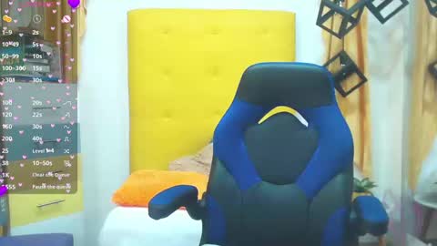 Snapshot of vic_nahomy chatting on 03/07/25, 02:01 nahomy online show from 03/07/25, 02:01