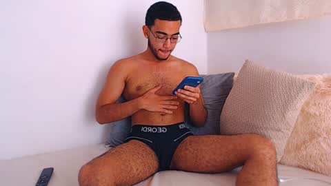 Snapshot of vicente_mendoza chatting on 12/13/24, 01:59 Vic online show from 12/13/24, 01:59