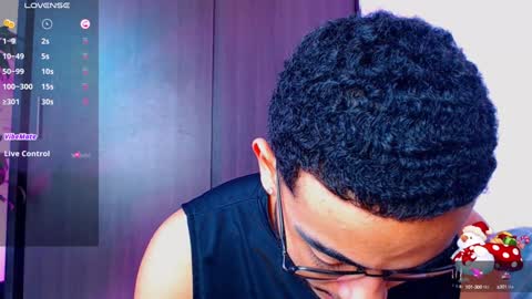 Snapshot of vicente_mendoza chatting on 12/23/24, 11:17 Vic online show from 12/23/24, 11:17