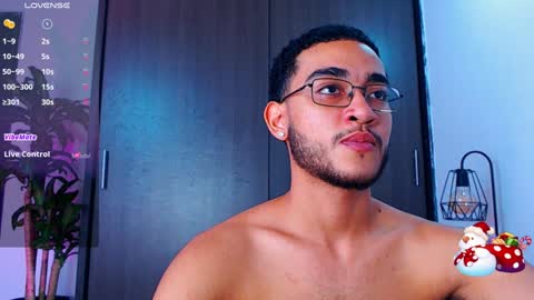 Snapshot of vicente_mendoza chatting on 12/26/24, 01:51 Vic online show from 12/26/24, 01:51