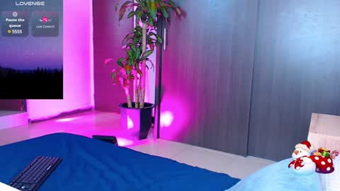 Snapshot of vicente_mendoza chatting on 12/29/24, 07:00 Vic online show from 12/29/24, 07:00