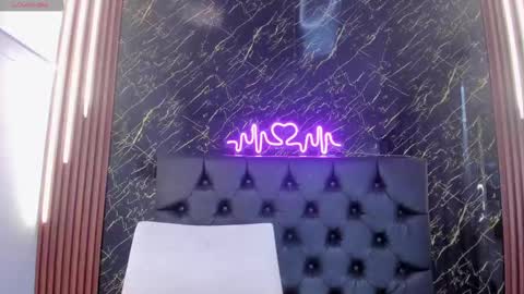 Vichy  Everyday From 1400 to 2130 Col Time online show from 10/25/25, 07:52