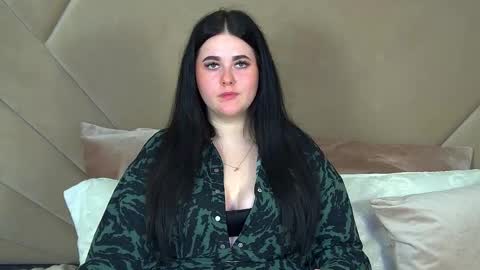 VickiBrooks online show from 02/04/25, 02:21