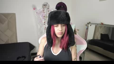 Snapshot of vicky_boop_ chatting on 10/31/25, 01:45 vicky_boop_ online show from 10/31/25, 01:45