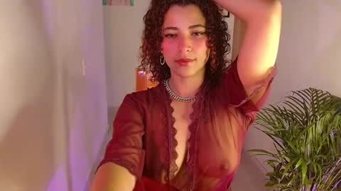 Snapshot of vicky_crazy chatting on 02/01/25, 05:58 Vicky  online show from 02/01/25, 05:58