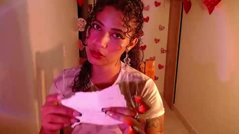 Snapshot of vicky_crazy chatting on 02/21/25, 01:33 Vicky  online show from 02/21/25, 01:33