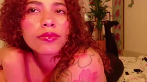 Snapshot of vicky_crazy chatting on 03/11/25, 02:43 Vicky  online show from 03/11/25, 02:43