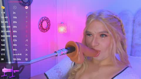 Snapshot of vicky_hot_x chatting on 02/02/25, 01:34 online show from 02/02/25, 01:34