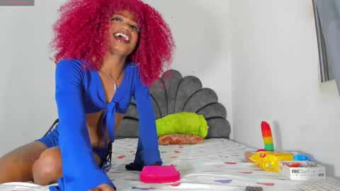 Snapshot of vicky_hotteei chatting on 11/27/25, 03:30 vicky manuela online show from 11/27/25, 03:30