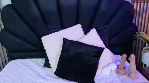 vicky_lopezz_ online show from 05/16/26, 02:19