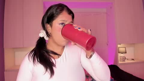 Snapshot of vicky_ruiz chatting on 01/15/25, 07:44 V I C K Y online show from 01/15/25, 07:44