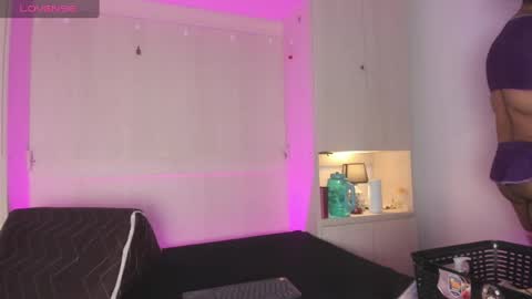 Snapshot of vicky_ruiz chatting on 09/20/25, 12:17 V I C K Y online show from 09/20/25, 12:17