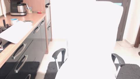 vicky online show from 12/03/24, 07:10