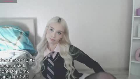 Snapshot of vickyfuckingdoll chatting on 06/09/26, 12:22 vickyfuckingdoll online show from 06/09/26, 12:22