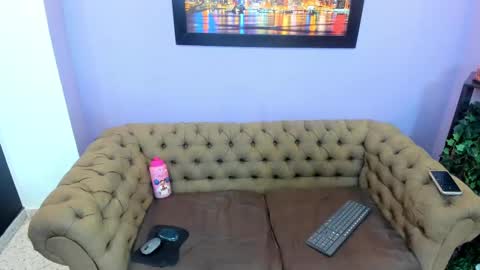 Vicky online show from 10/04/25, 08:29