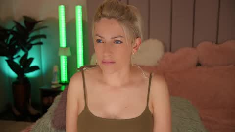 vickysecret96 online show from 04/23/26, 03:14