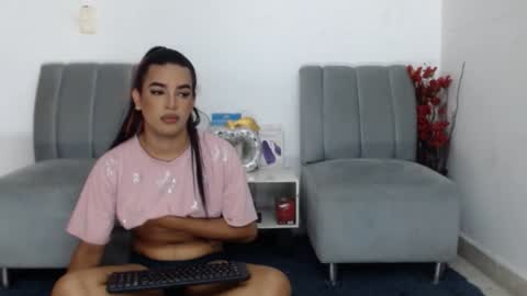 Snapshot of vickyxdany chatting on 01/25/25, 05:30 vickyxdany online show from 01/25/25, 05:30