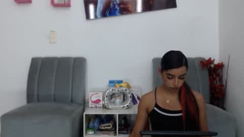 Snapshot of vickyxdany chatting on 01/27/25, 05:58 vickyxdany online show from 01/27/25, 05:58