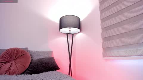 Victoria  online show from 10/04/25, 08:07