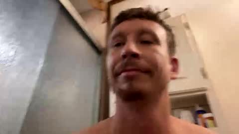 Snapshot of vicrobertson595 chatting on 11/04/25, 06:29 vicrobertson595 online show from 11/04/25, 06:29