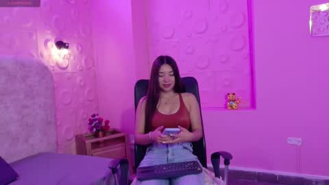 Victoria  online show from 11/17/25, 03:12