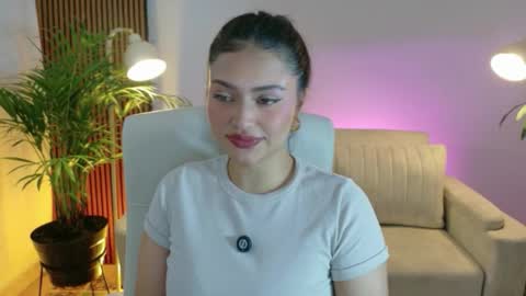 Snapshot of victoria___moon chatting on 05/05/26, 01:30 victoria online show from 05/05/26, 01:30