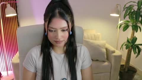 Snapshot of victoria___moon chatting on 06/02/26, 02:19 victoria online show from 06/02/26, 02:19