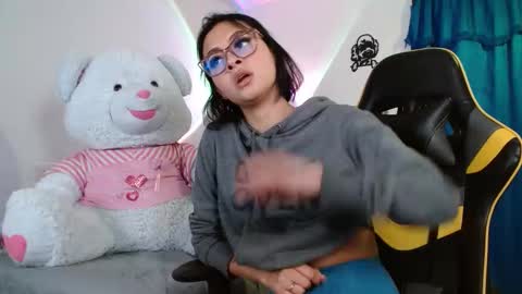 victoria online show from 03/25/26, 06:14