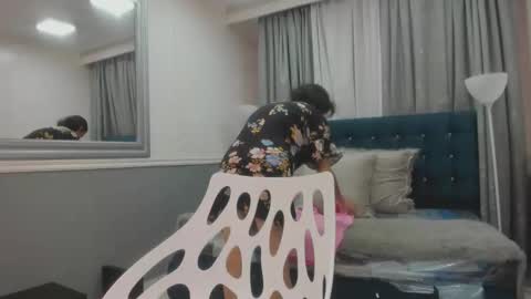 Victoria  grey  online show from 03/25/26, 08:26