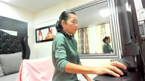 Victoria  grey  online show from 07/02/26, 05:52