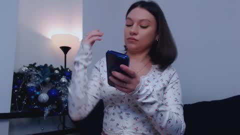 Snapshot of victoria__harris chatting on 01/10/25, 11:54 Victoria online show from 01/10/25, 11:54