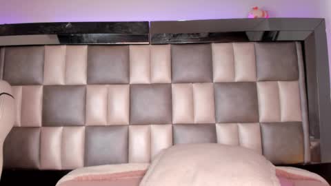 Victoria online show from 02/27/25, 01:38