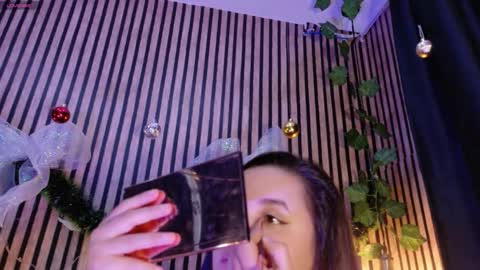 victorira online show from 12/20/25, 10:39